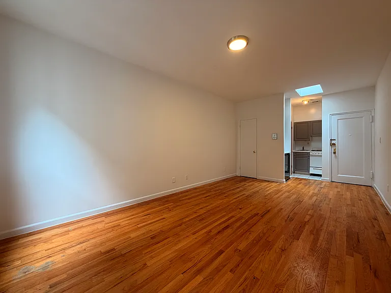 1473 1st Ave #3D — Photo 4