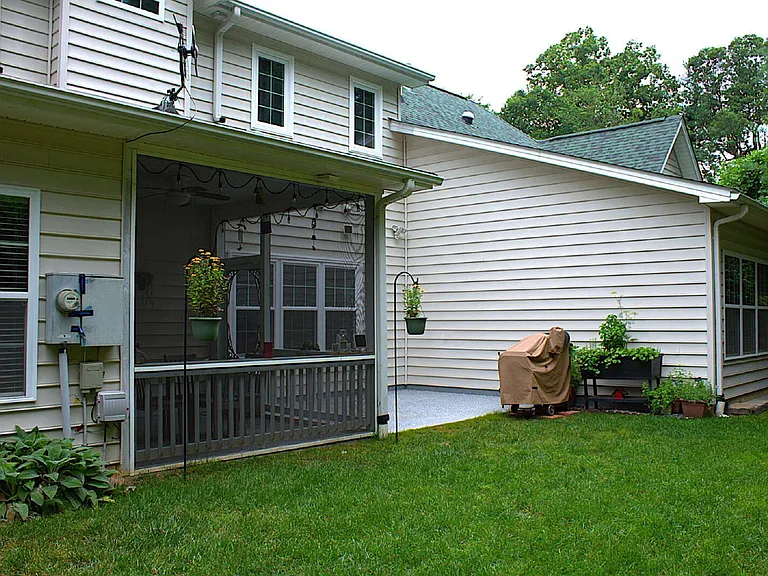 112 Victoria Park Dr — Photo 29