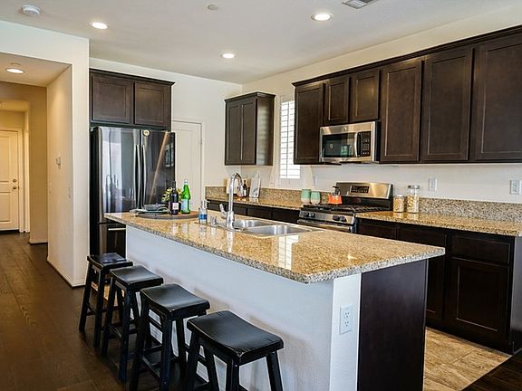 3rd image of 26804 Albion Way