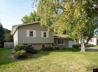 209 Viking Dr, Mankato, MN 56001
