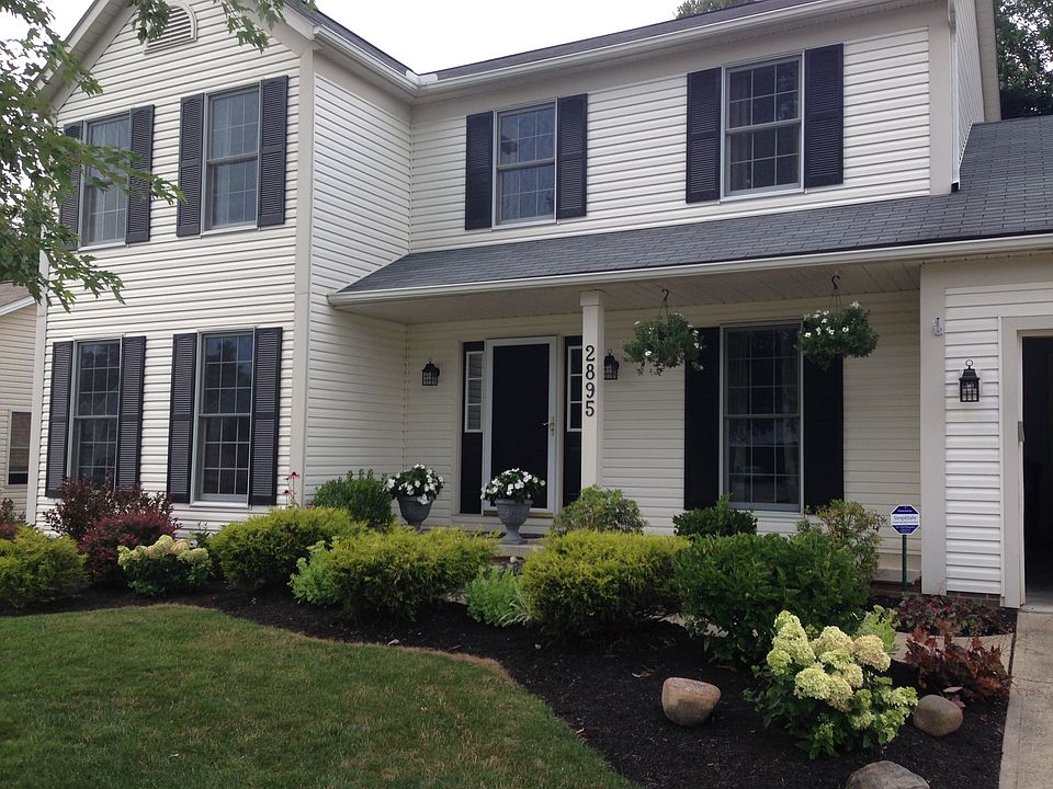 1st image of 2895 Oakcrest Dr