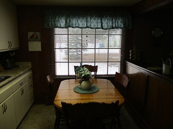 3rd image of 9978 Kenwood Ct