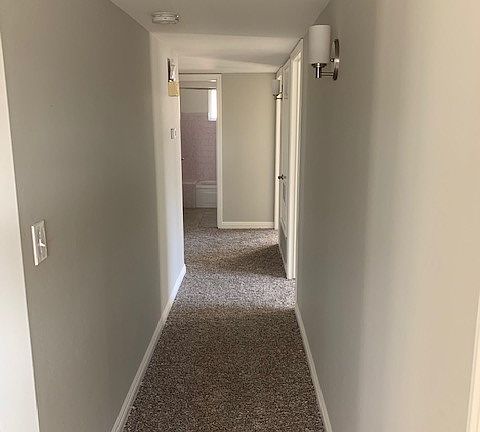 4th image of 410 Redondo Dr W