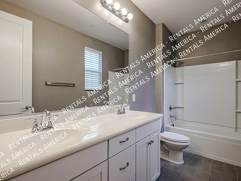 2751 S Balsam Dr — Photo 37