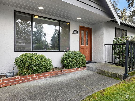 3rd image of 5811 36th Avenue E