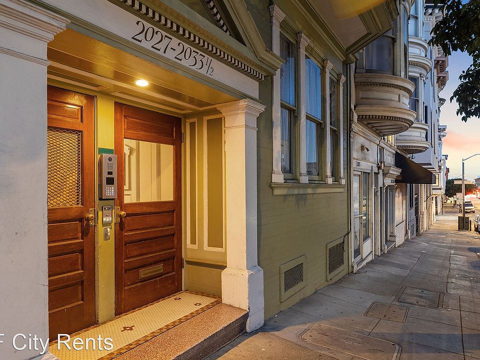 1st image of 2031 1/2 Powell St