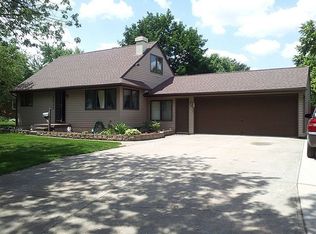 1524 N Park Dr, New Haven, IN 46774