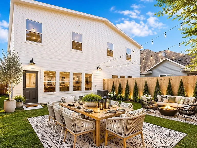 8210 Lawler St #A — Photo 29