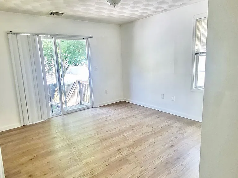 27 Felix St #2 — Photo 7