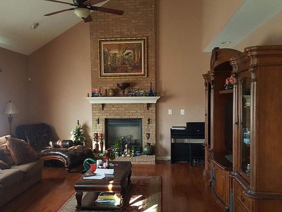 3rd image of 43871 Hibiscus Dr