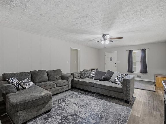 5th image of 45 Bishop Rd NW