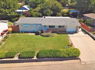 1220 Swan Rd, Sunnyside, WA 98944