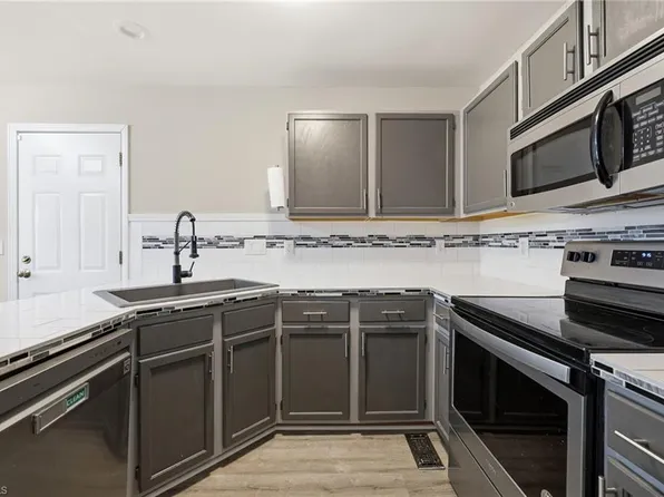 4032 Sherry Ct, Jamestown, NC 27282