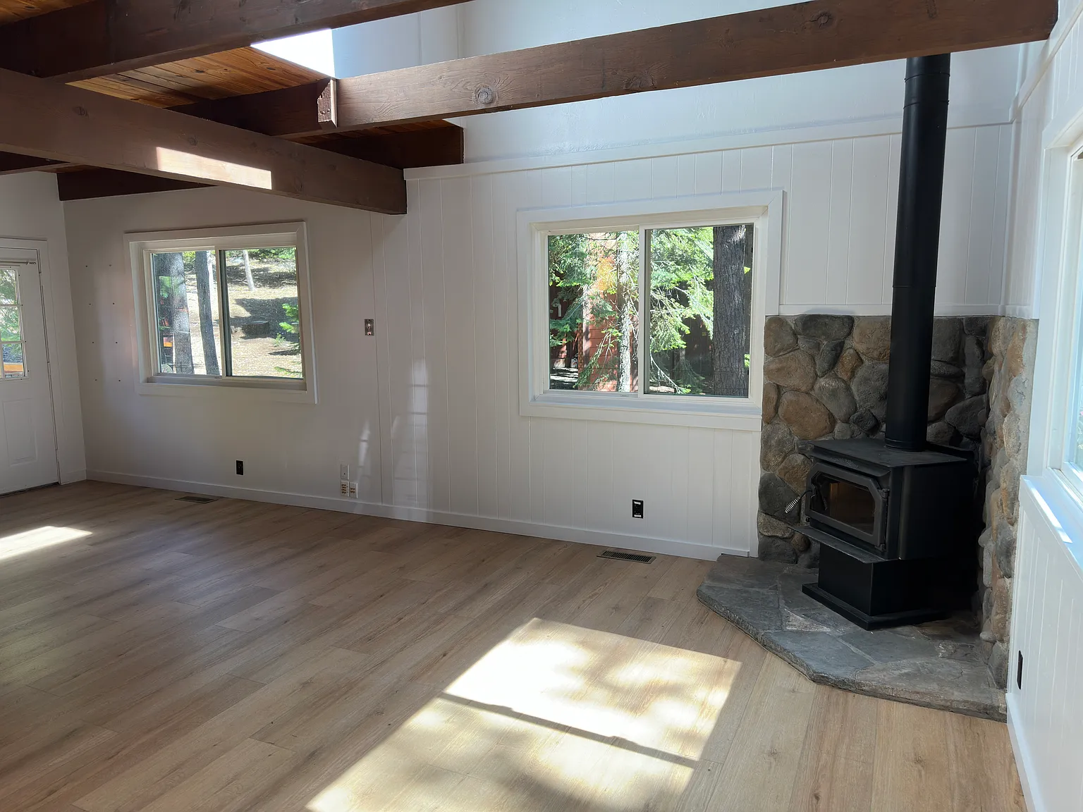 3 bed, 1275 sqft, $3,900 — Photo 2