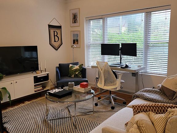 3rd image of 613 W Arlington Pl APT 1