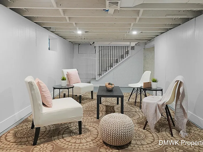 Lower Level - Entertainment Area