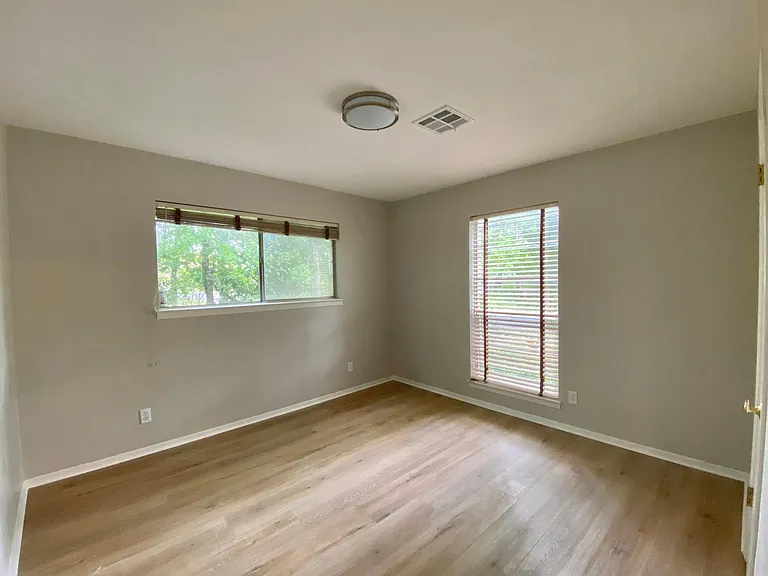 8708 Azalea Trl — Photo 8