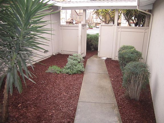 3rd image of 874 E Evelyn Ave