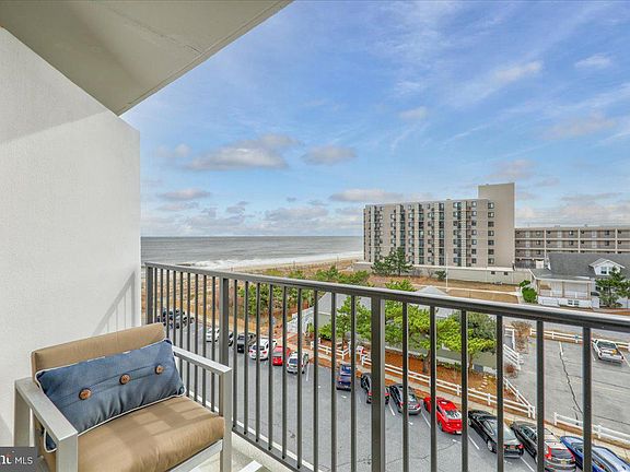 3rd image of 527 N Boardwalk #520