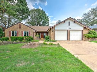 2402 NW Turner Dr, Bentonville, AR 72712