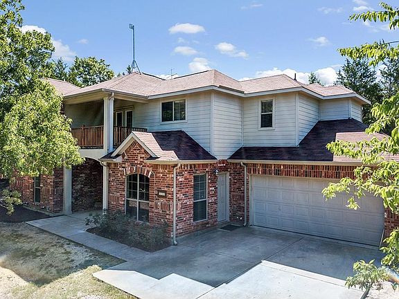 2nd image of 308 Pecan Hollow Cir