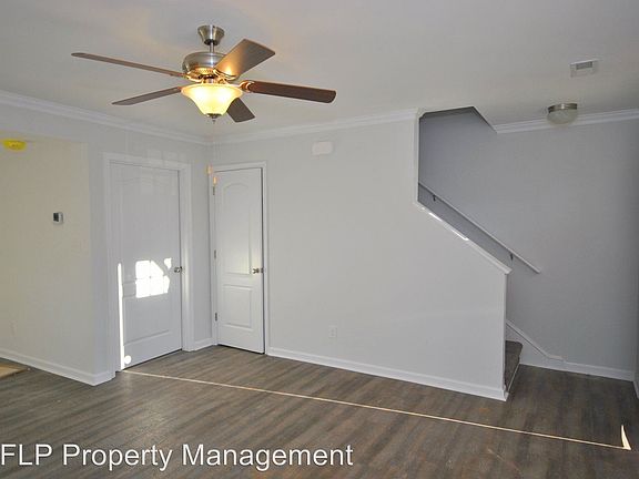4th image of 106 Squire Cir