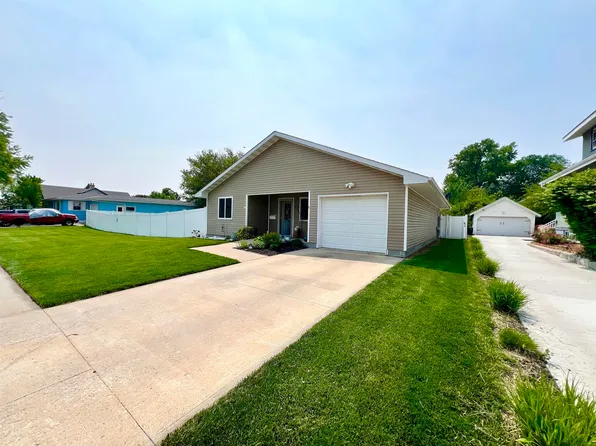 810 S 8th St, Norfolk, NE 68701
