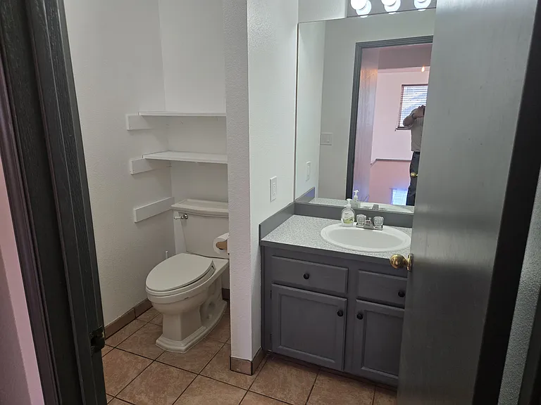 801 S 22nd Pl #A — Photo 4