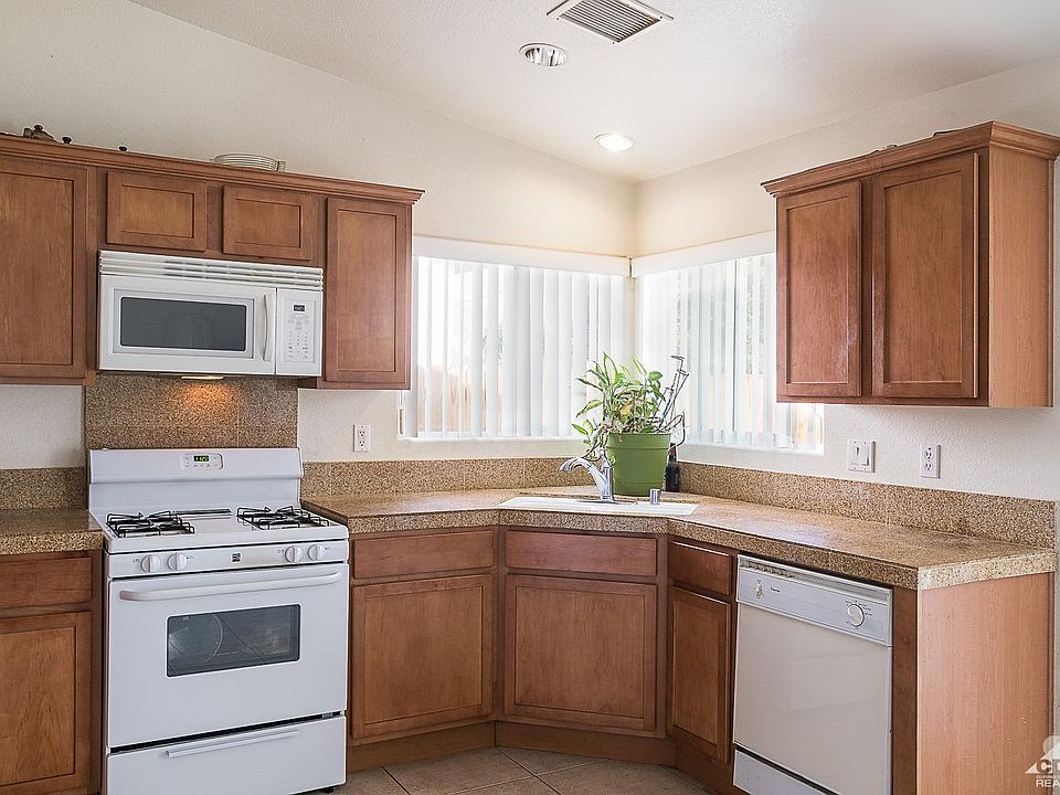1st image of 16776 Avenida Atezada