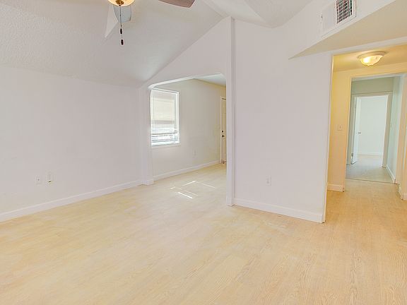 3rd image of 211 W Northern Ave