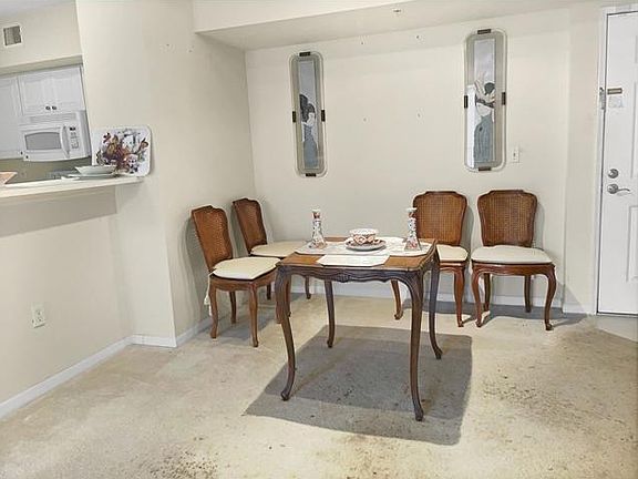 4th image of 651 Okeechobee Blvd APT 304