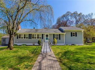 13 Foxcroft Rd, Niantic, CT 06357