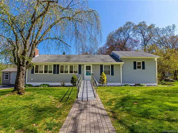 13 Foxcroft Road, East Lyme, CT 06357