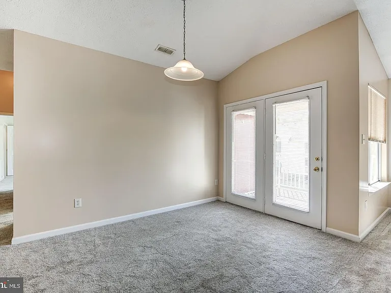 2106 Whitehall Rd #2D — Photo 7