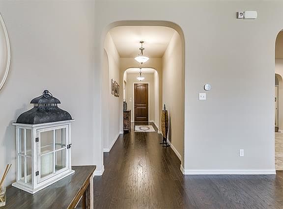 4th image of 1136 Sapphire Ln