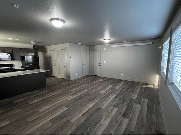 3rd image of 1 6th St #3-3562
