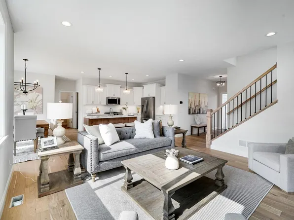 7195 Agate Trl, Inver Grove Heights, MN 55077