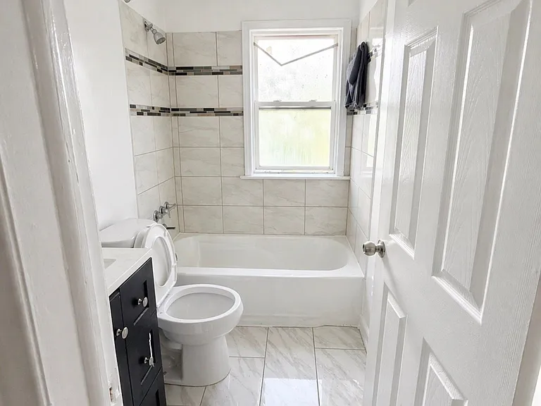 8251 Evergreen Ave — Photo 4
