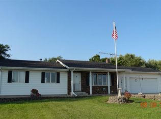 421 2nd Ave, Pemberton, MN 56078