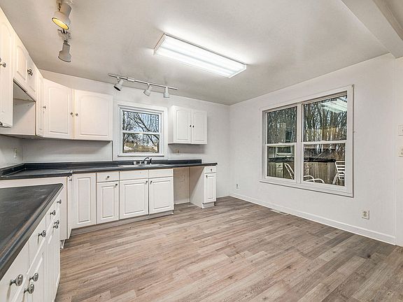 5th image of 8165 Ts Ave E