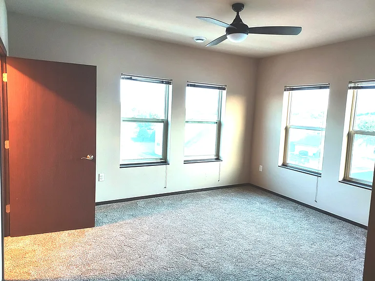 700 Nygaard St #7 — Photo 26