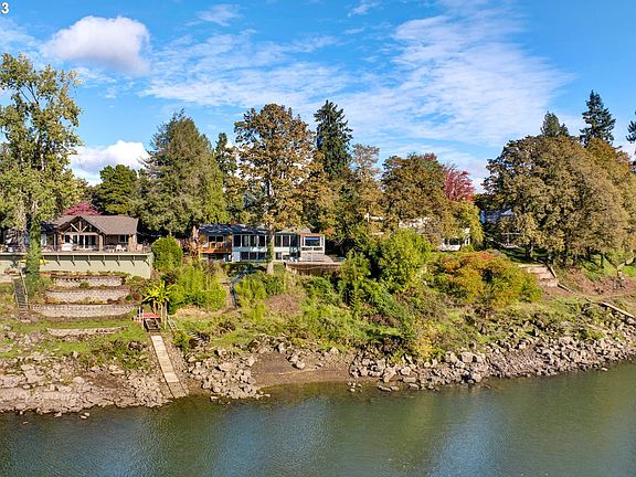 2nd image of 2482 SE Mulberry Dr