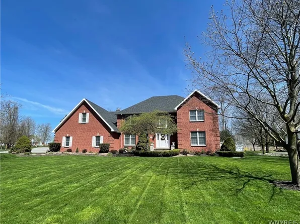 383 Garden Dr, Batavia, NY 14020