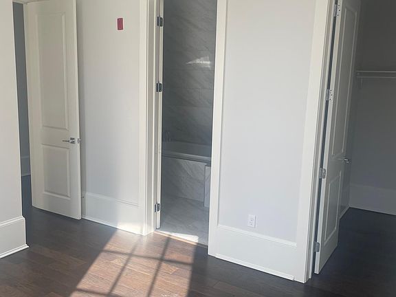 3rd image of 300 Magazine St #2A