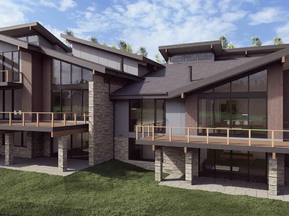 1071 Cedar Ln, Bay Harbor, MI 49770
