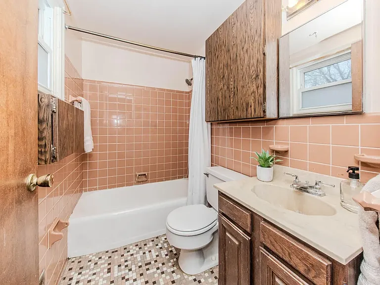 539 S Sheldon Rd — Photo 27