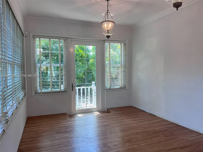 1452 Urbino Ave — Photo 15