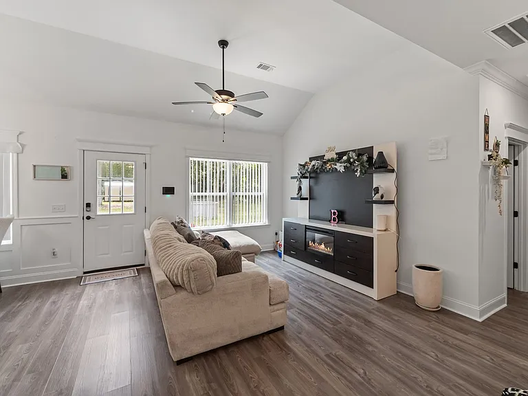 491 Lake Rosalind Dr — Photo 21