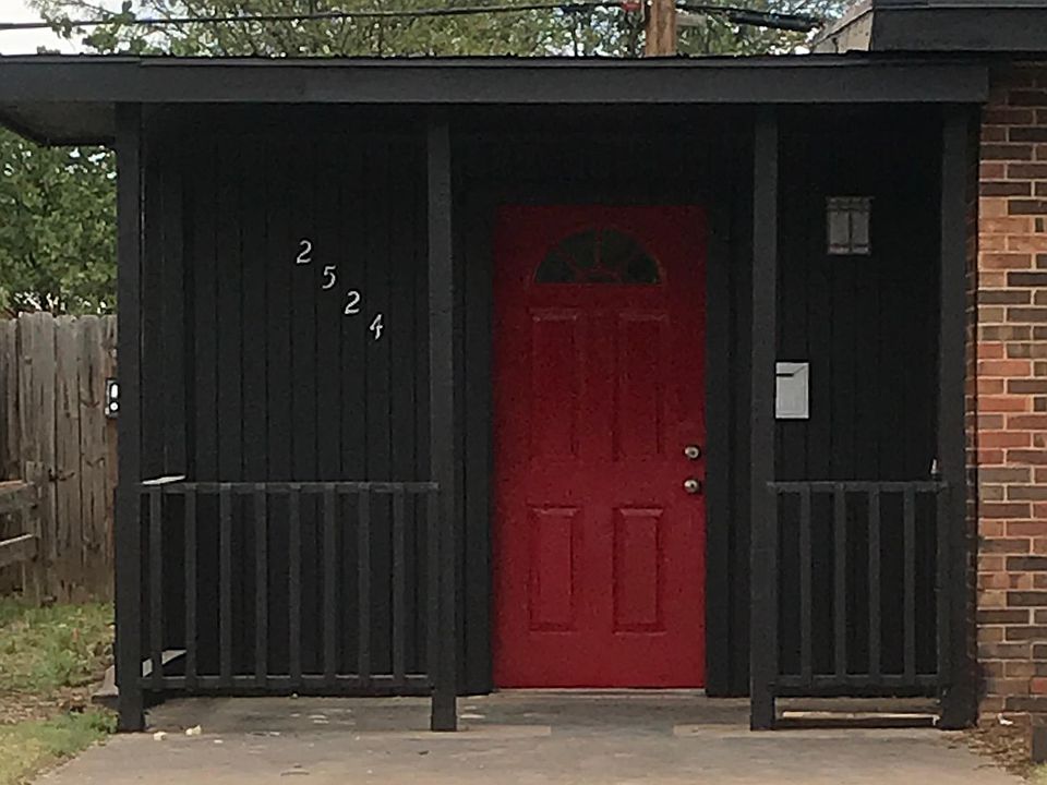 Welcoming front porch!
