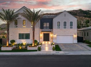 12553 N Ridgeline Rd, Northridge, CA 91326